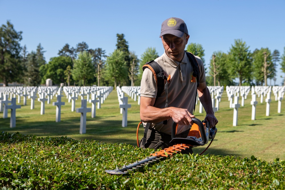 Ground crews prepare Oise-Aisne American Cemetery