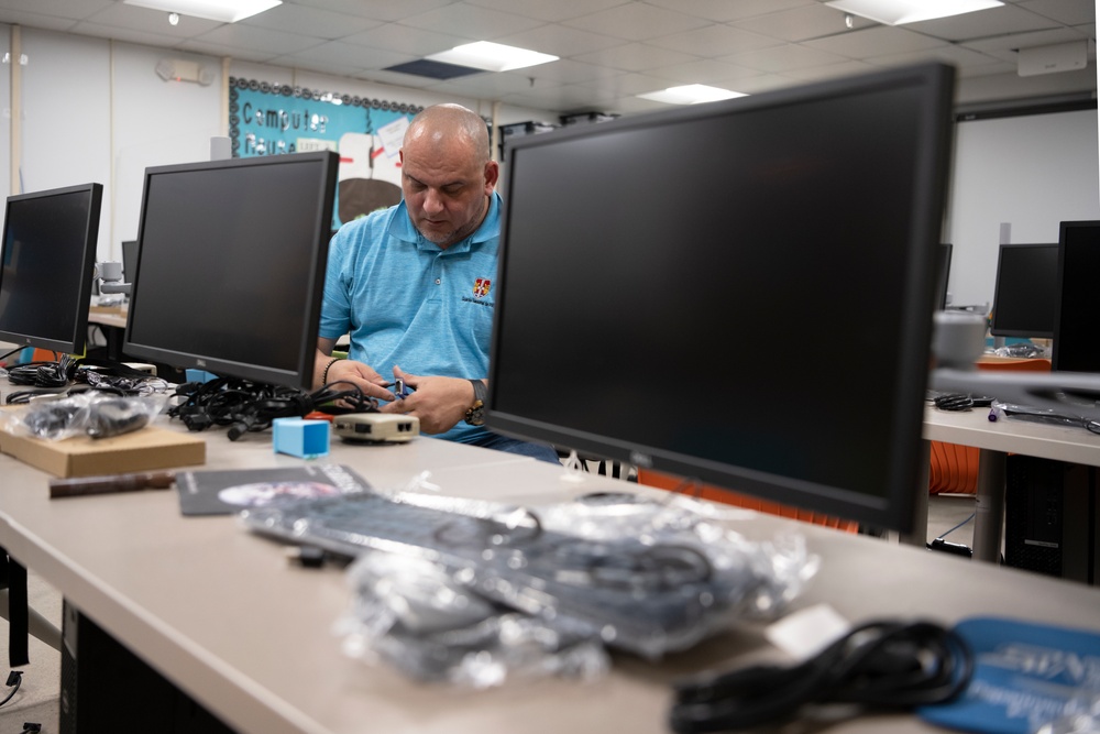 STARBASE Puerto Rico modernizes computer laboratory