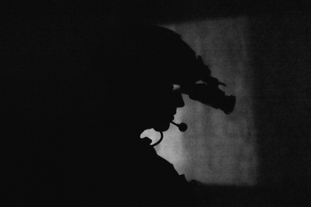 2d Recon and EODMU8 Own the Night