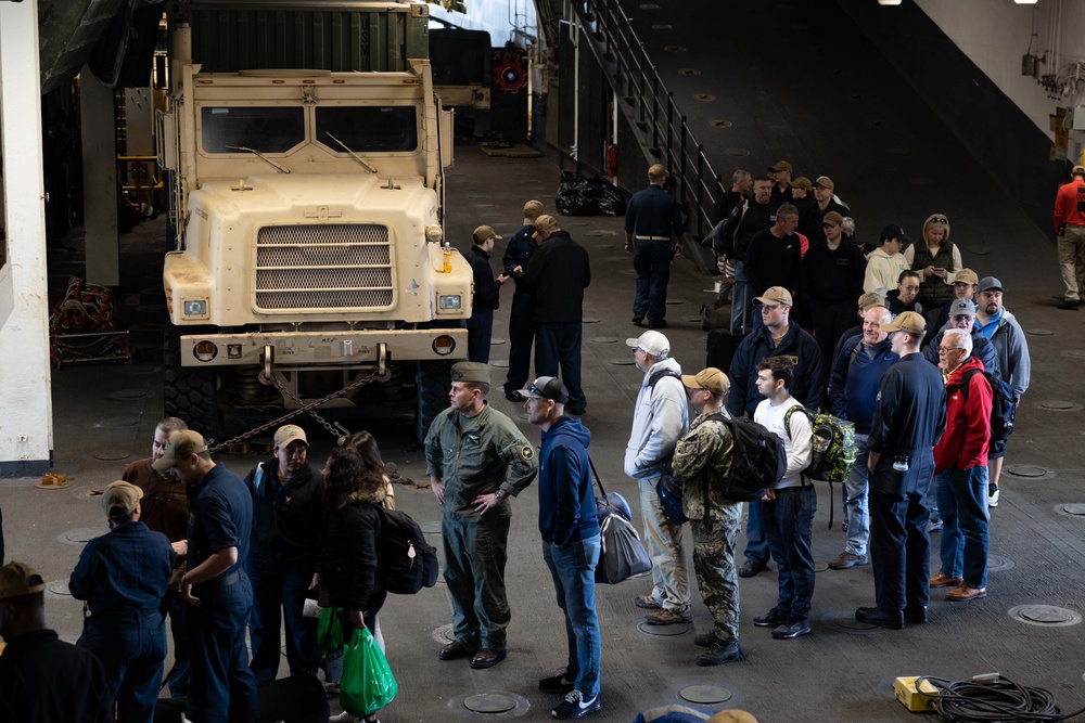 USS Bataan Hosts Tigers