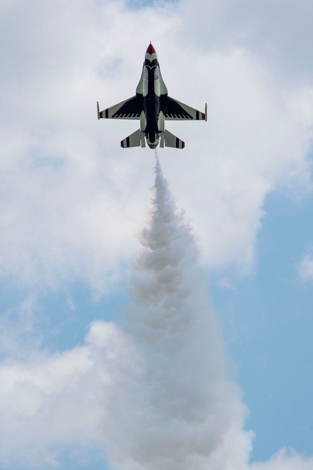 Thunderbirds perform at Lake Charles