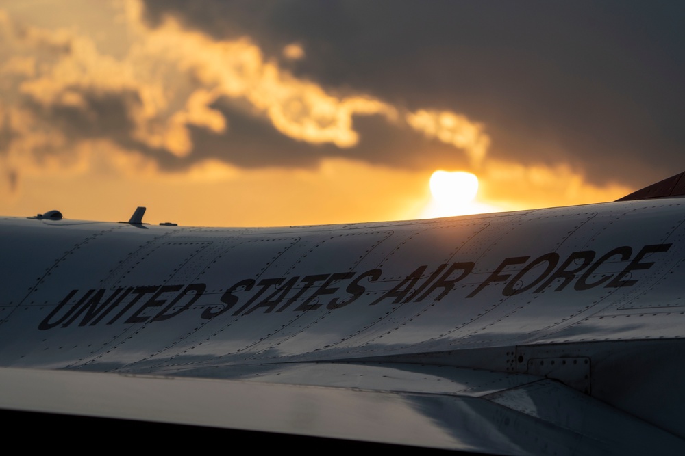 Thunderbirds perform at Lake Charles