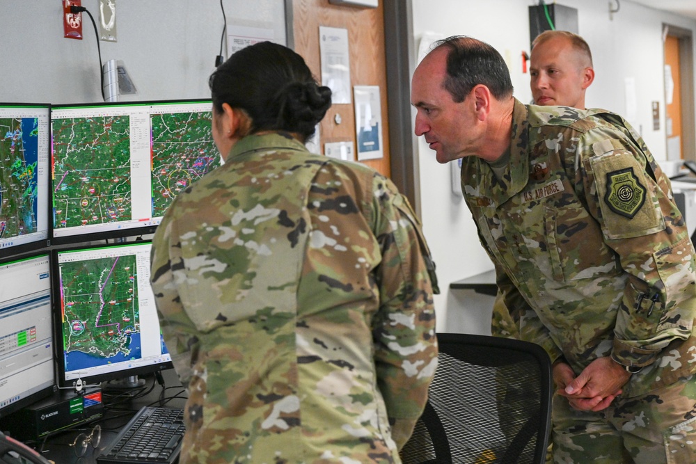 16th Air Force commander visits the 36th OWS