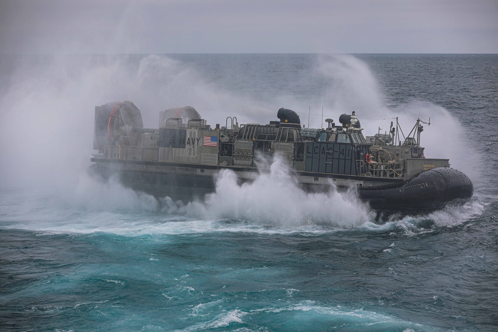 USS Carter Hall Conducts LCAC Operations