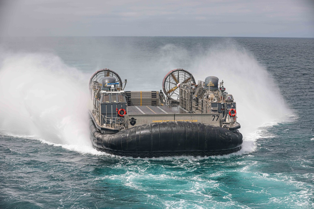 USS Carter Hall Conducts LCAC Opeartions