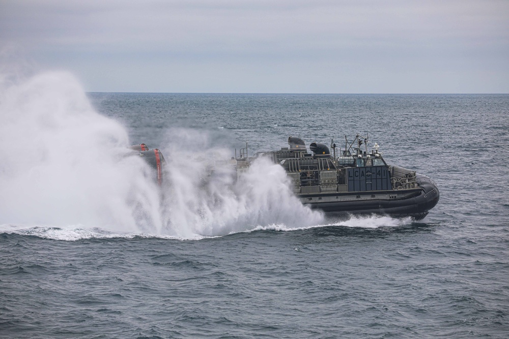 USS Carter Hall Conducts LCAC Operations