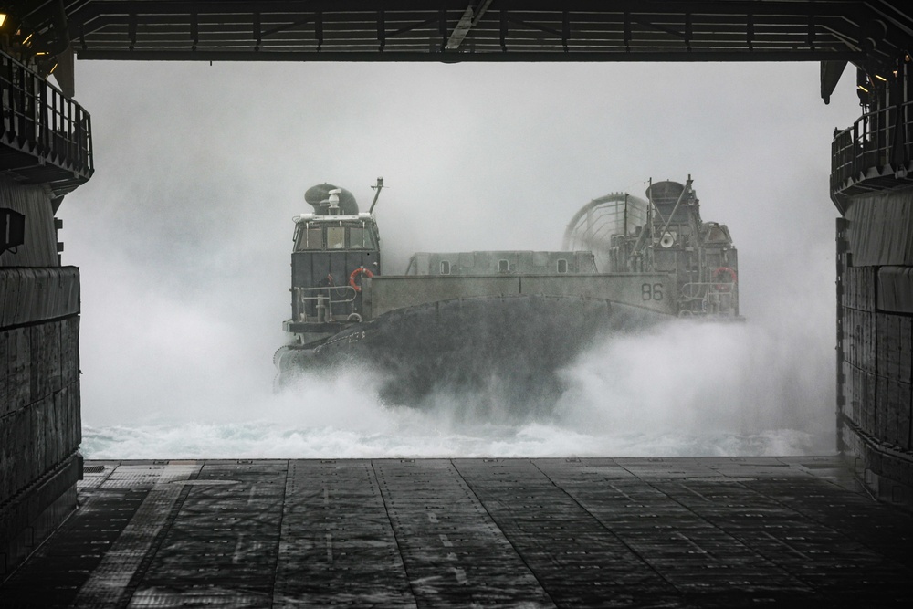 USS Carter Hall Conducts LCAC Operations