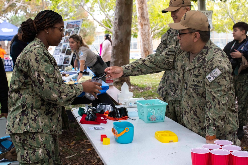 Abraham Lincoln hosts health fair for Sailors