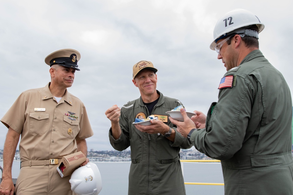 Abraham Lincoln hosts senior chief petty officer pinning ceremony