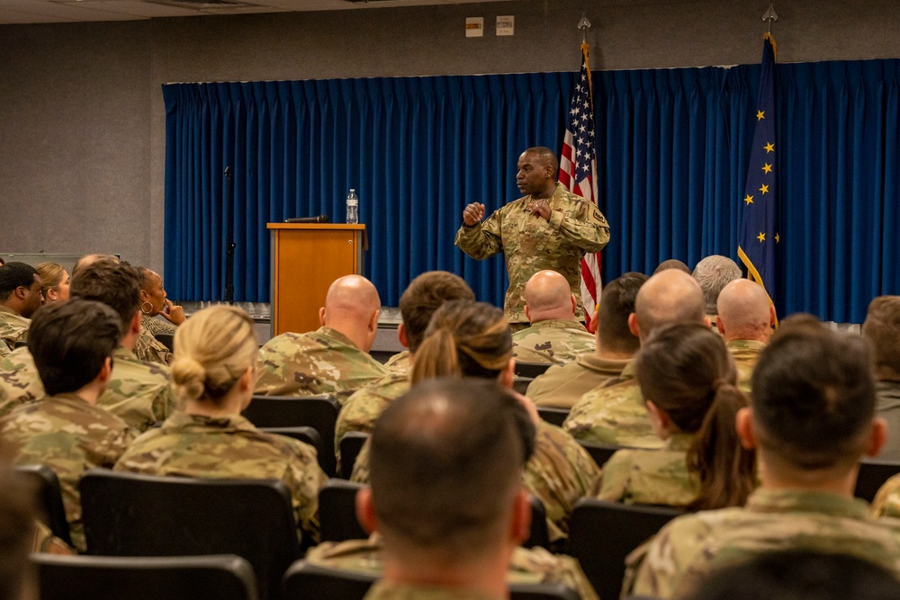ANG CCM Williams visits the 176th Wing
