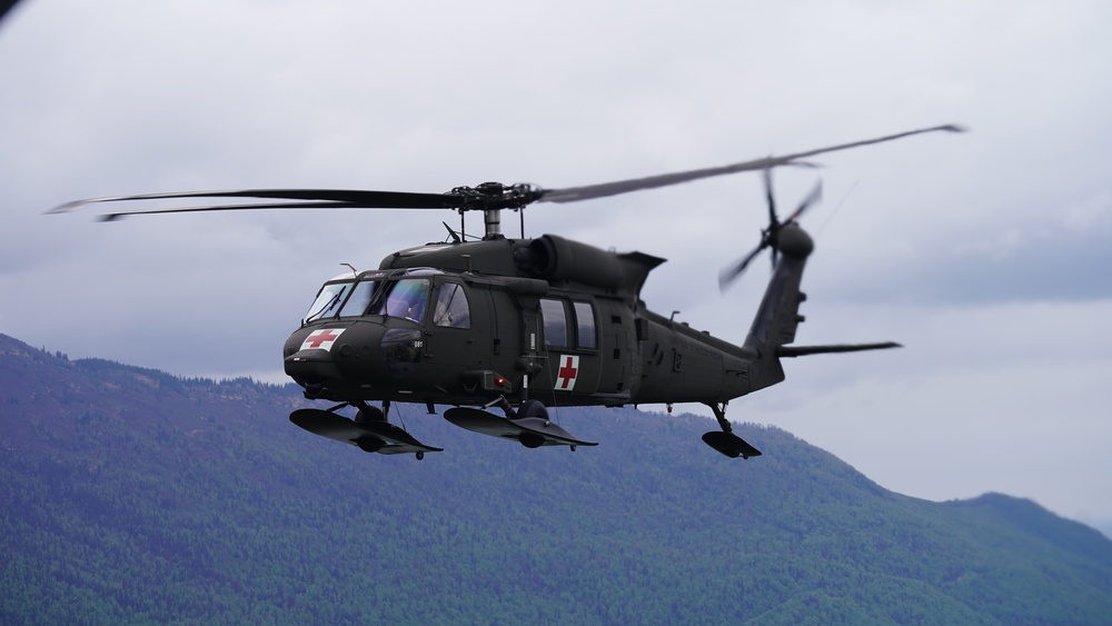 Alaska Army National Guard conducts aviation training near Colony Glacier