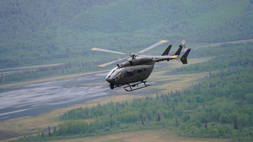 Alaska Army National Guard conducts aviation training near Colony Glacier