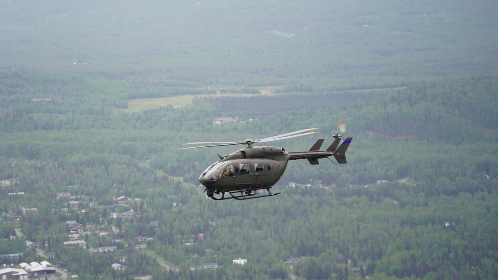 Alaska Army National Guard conducts aviation training near Colony Glacier