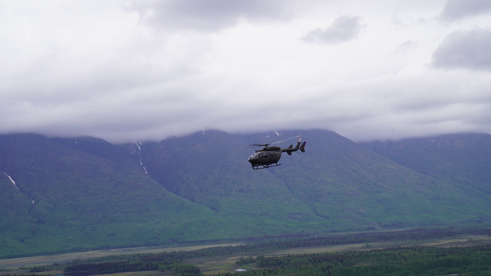 Alaska Army National Guard conducts aviation training near Colony Glacier