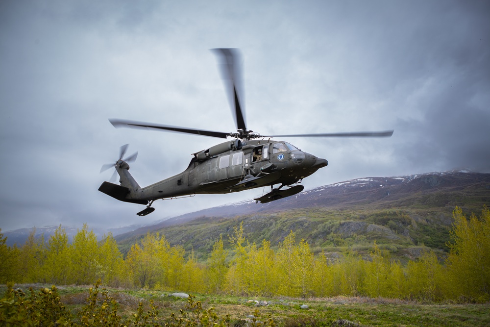 Alaska Army Aviation Conducts Training Near Colony Glacier