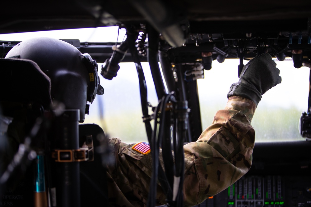 Alaska Army Aviation Conducts Training Near Colony Glacier