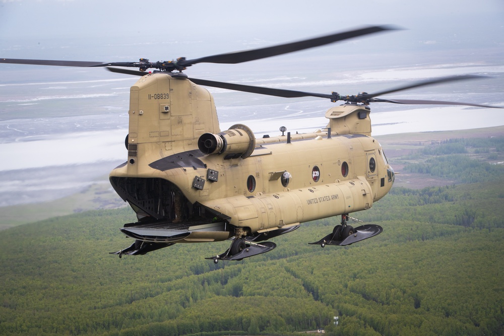 Alaska Army Aviation Conducts Training Near Colony Glacier