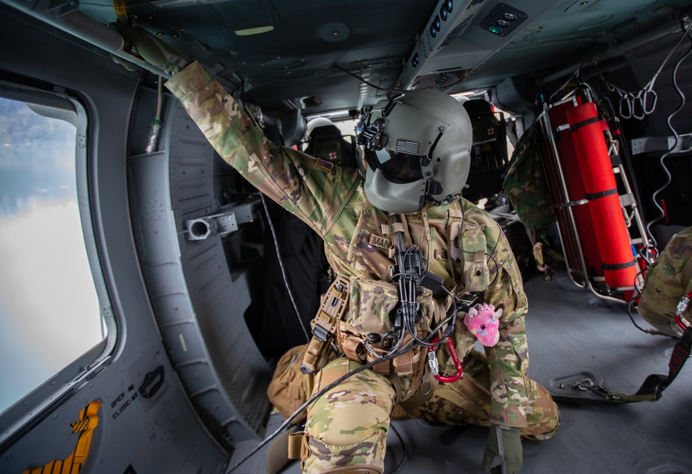 Alaska Army Aviation Conducts Training Near Colony Glacier