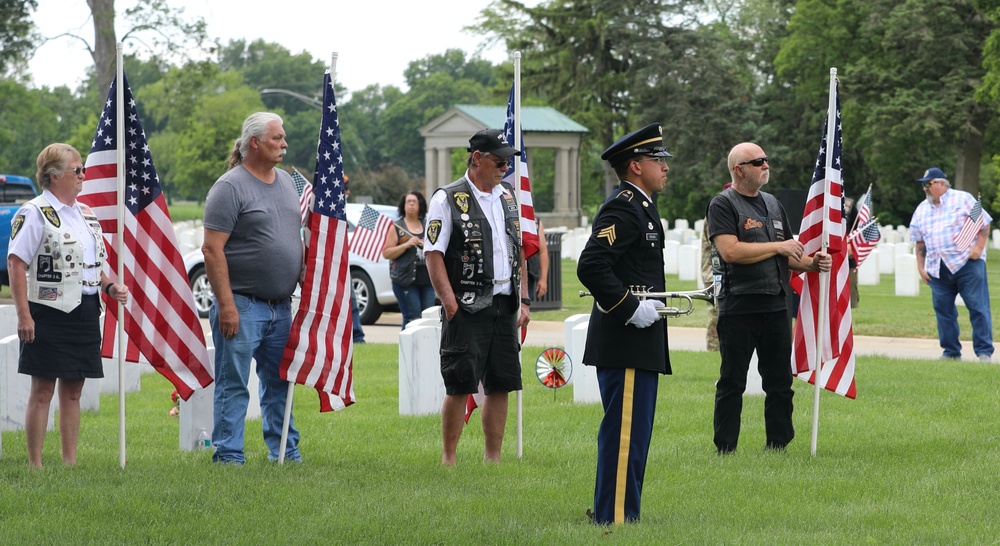 ILLINOIS NATIONAL GUARD SUPPORTS FUNERAL AND HONORS FOR WORLD WAR II TECHNICAL SERGEANT HAROLD KRETZER