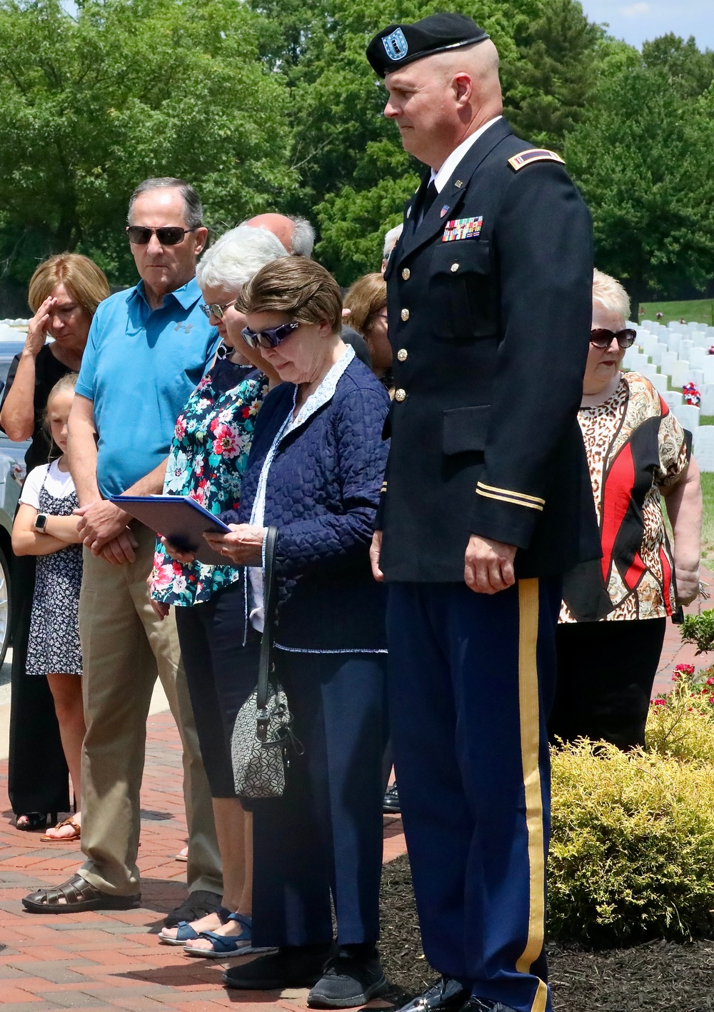 ILLINOIS NATIONAL GUARD SUPPORTS FUNERAL AND HONORS FOR WORLD WAR II TECHNICAL SERGEANT HAROLD KRETZER