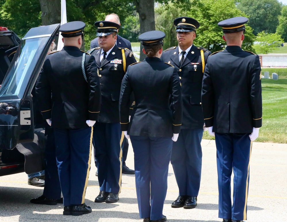 ILLINOIS NATIONAL GUARD SUPPORTS FUNERAL AND HONORS FOR WORLD WAR II TECHNICAL SERGEANT HAROLD KRETZER