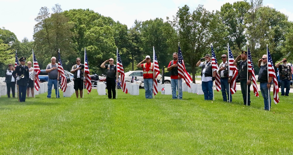 ILLINOIS NATIONAL GUARD SUPPORTS FUNERAL AND HONORS FOR WORLD WAR II TECHNICAL SERGEANT HAROLD KRETZER