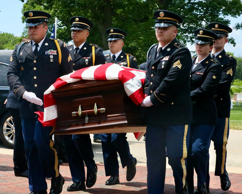 ILLINOIS NATIONAL GUARD SUPPORTS FUNERAL AND HONORS FOR WORLD WAR II TECHNICAL SERGEANT HAROLD KRETZER