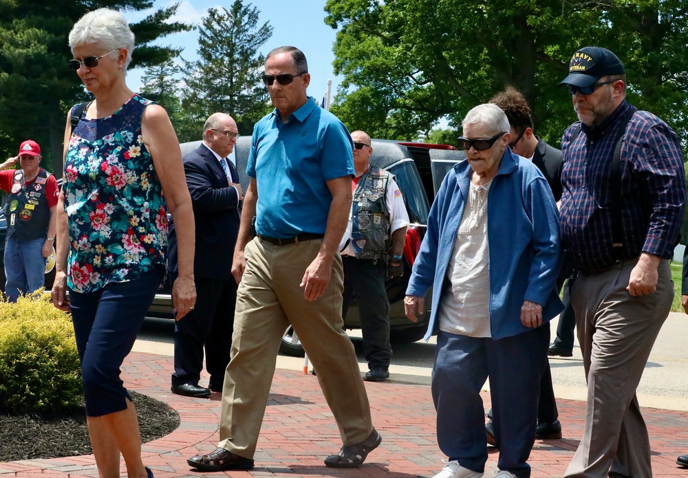 ILLINOIS NATIONAL GUARD SUPPORTS FUNERAL AND HONORS FOR WORLD WAR II TECHNICAL SERGEANT HAROLD KRETZER