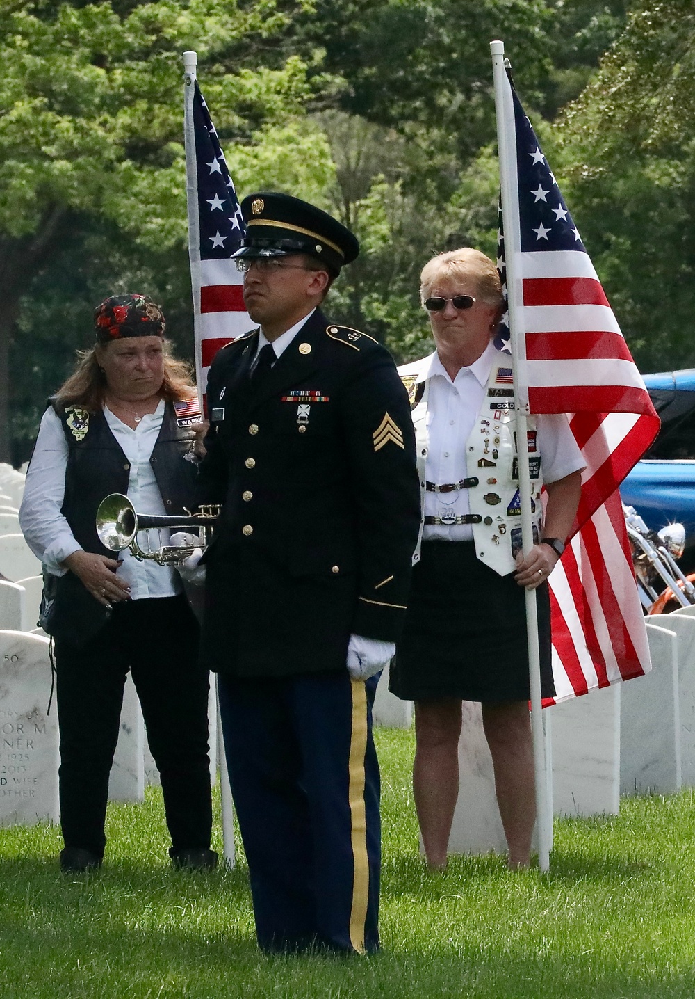 ILLINOIS NATIONAL GUARD SUPPORTS FUNERAL AND HONORS FOR WORLD WAR II TECHNICAL SERGEANT HAROLD KRETZER