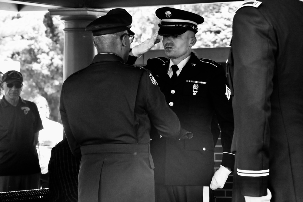 ILLINOIS NATIONAL GUARD SUPPORTS FUNERAL AND HONORS FOR WORLD WAR II TECHNICAL SERGEANT HAROLD KRETZER