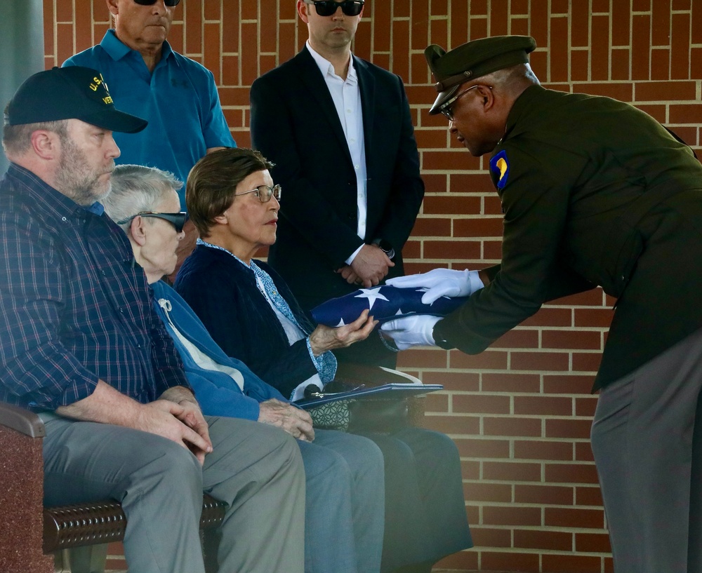 ILLINOIS NATIONAL GUARD SUPPORTS FUNERAL AND HONORS FOR WORLD WAR II TECHNICAL SERGEANT HAROLD KRETZER