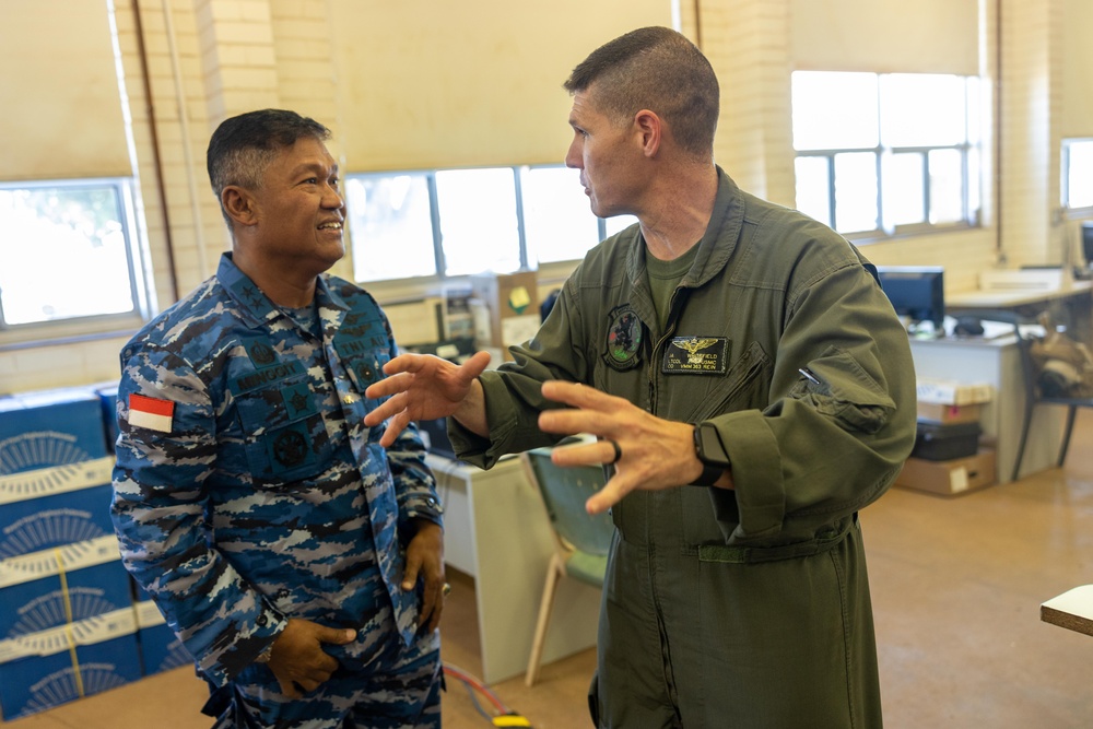 RAAF, Indonesian Air Force tour Darwin in MV-22B Osprey