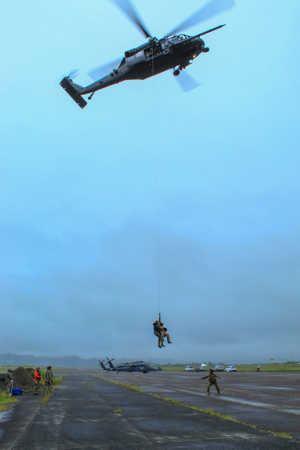 304th and 305th Rescue Squadron Combat Search and Rescue hoist training