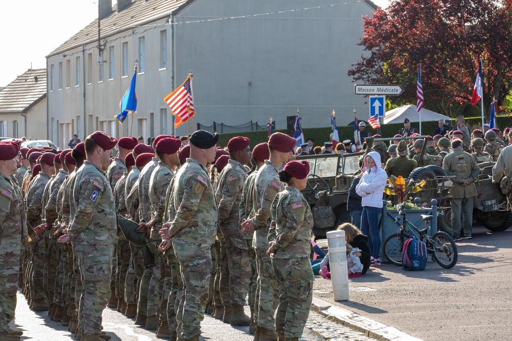 US paratroopers attend D-Day ceremony to honor the fallen