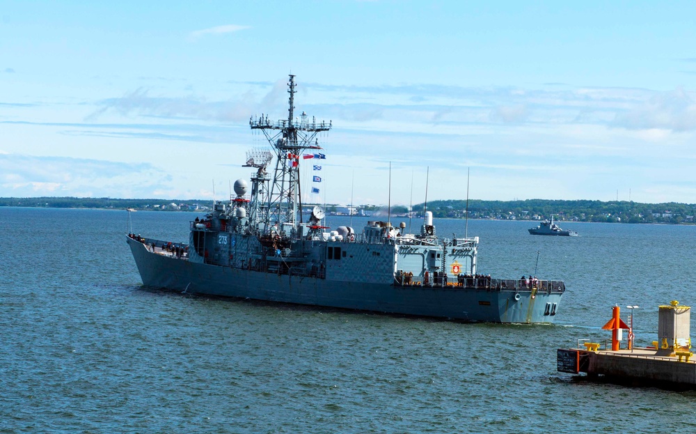 USS Mount Whitney Departs From Tallinn