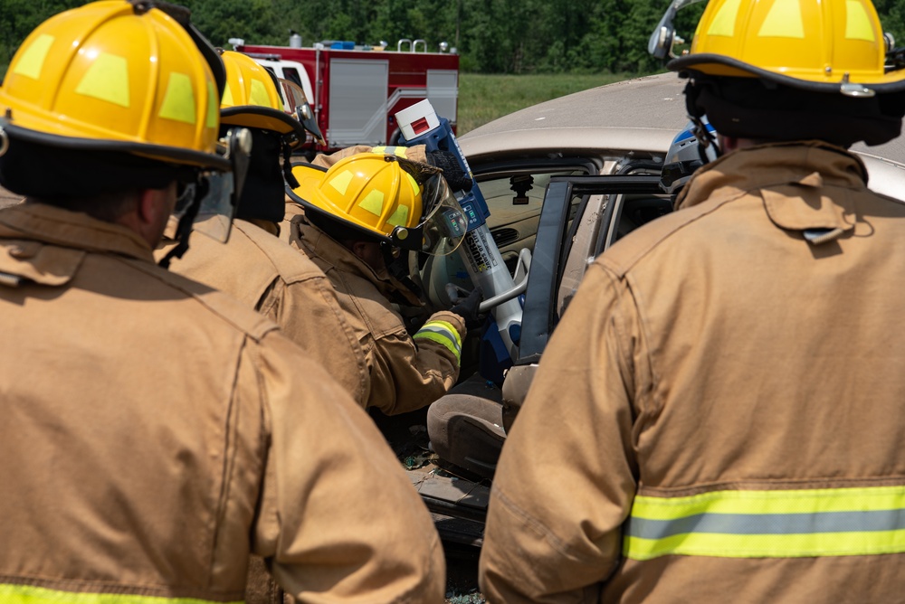 110th Wing firefighters learn about emergency rescue tools