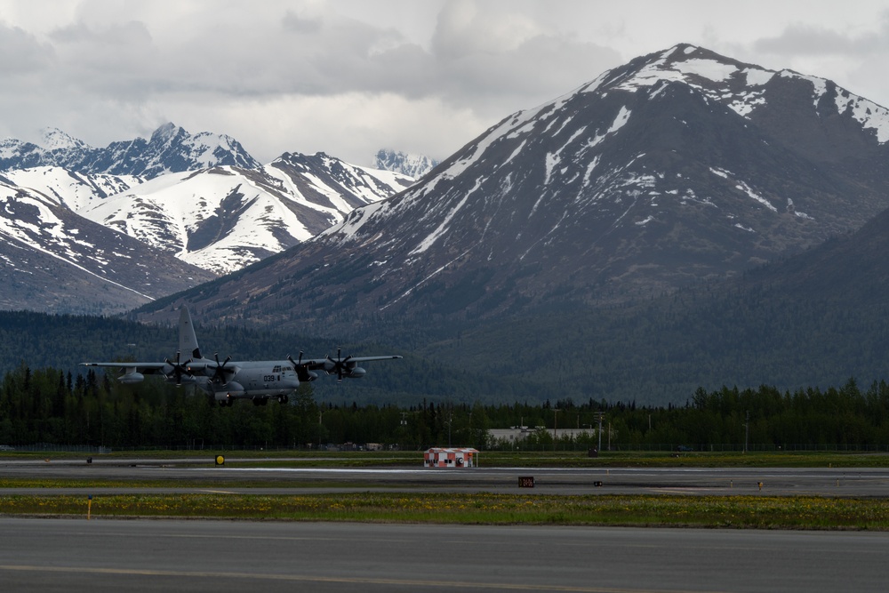 Kodiak Mace 23: VMGR squadrons conduct joint operations with 11th Airborne Division