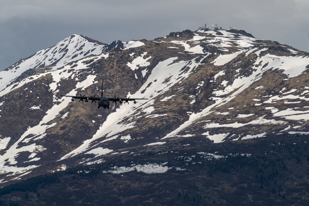 Kodiak Mace 23: VMGR squadrons conduct joint operations with 11th Airborne Division