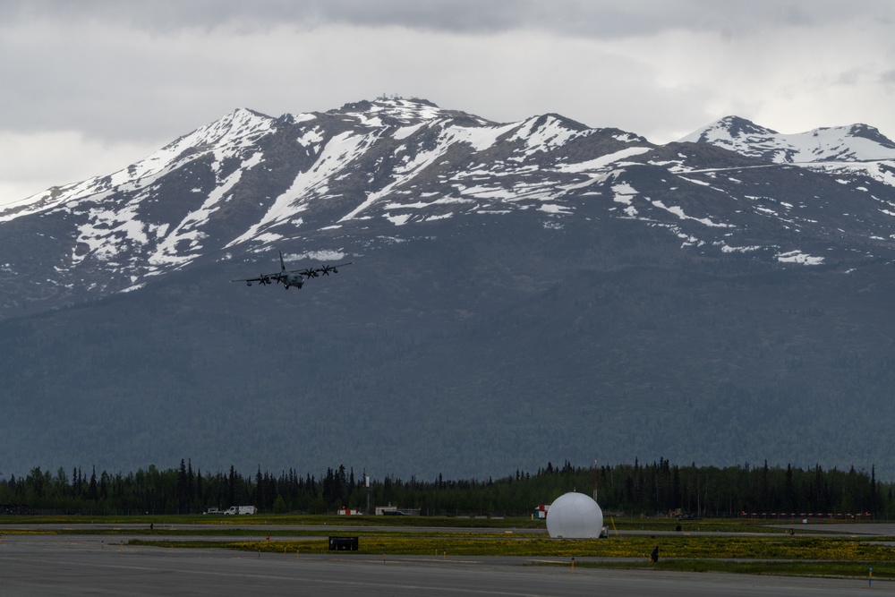 Kodiak Mace 23: VMGR squadrons conduct joint operations with 11th Airborne Division