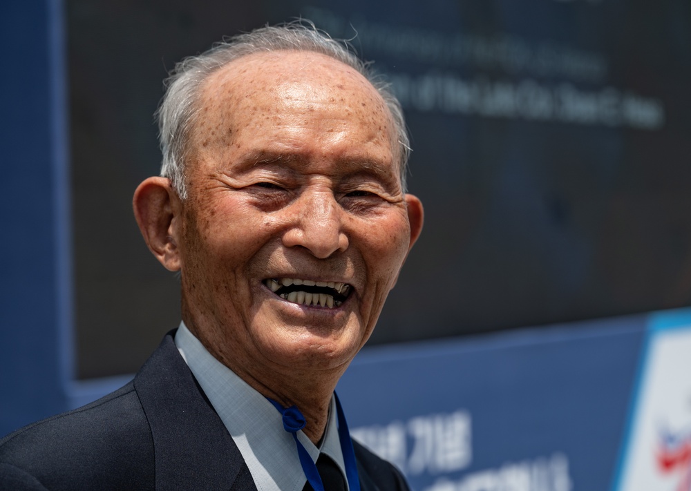 USFK participates in the Commemorative Dean Hess Ceremony, celebrates US-ROK 70-year alliance