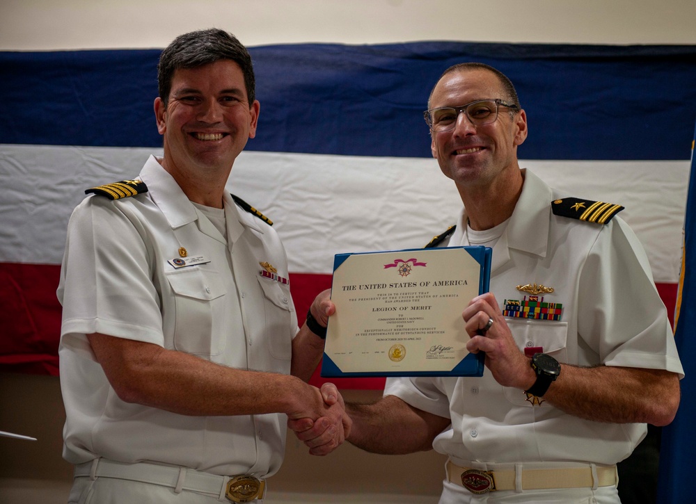 USS Jefferson City Holds Change-of-Command Ceremony