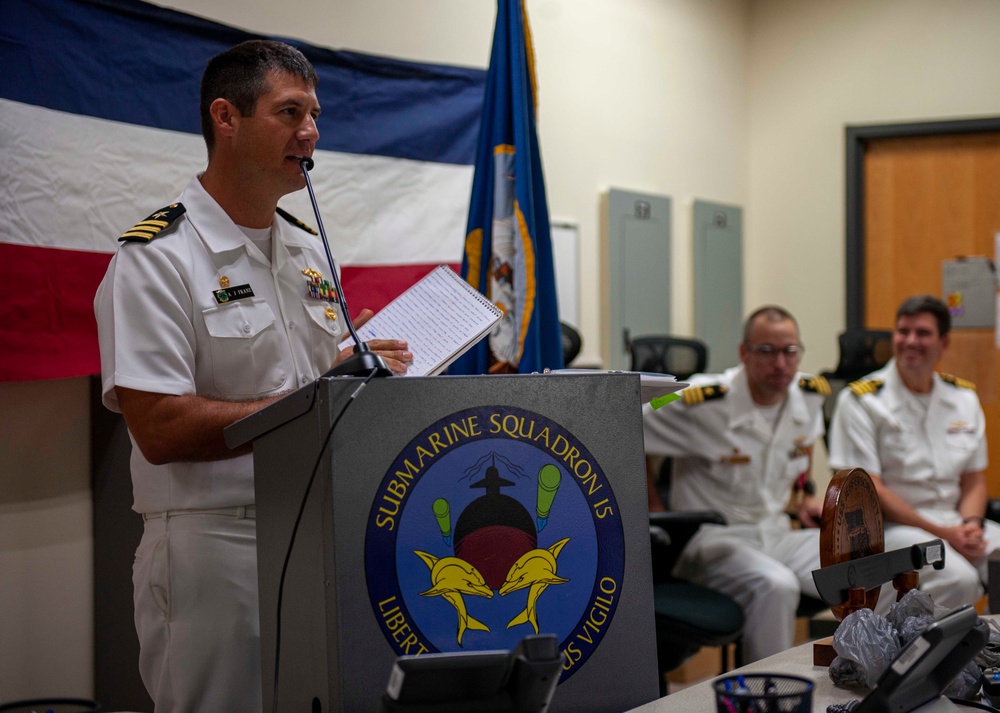 USS Jefferson City Holds Change-of-Command Ceremony