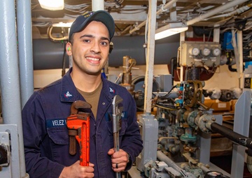 Mayaguez, Puerto Rico Native Serves Aboard USS Antietam (CG 54) While Conducting Operations in the Philippine Sea.