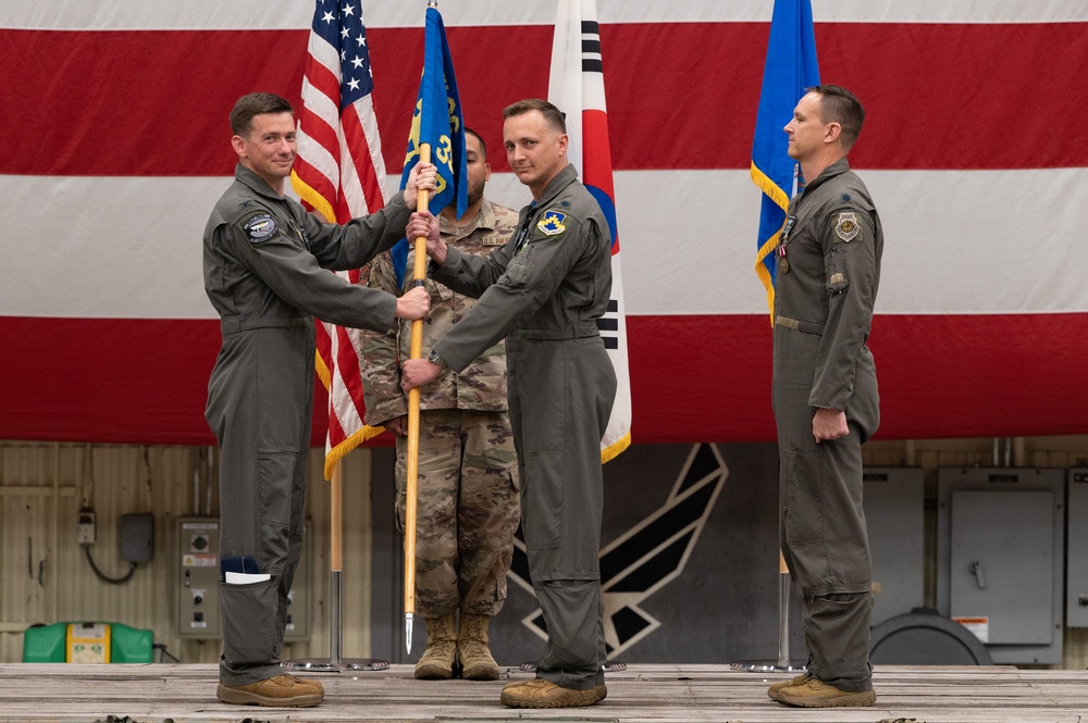 Wolf Pack holds 35th Fighter Squadron change of command