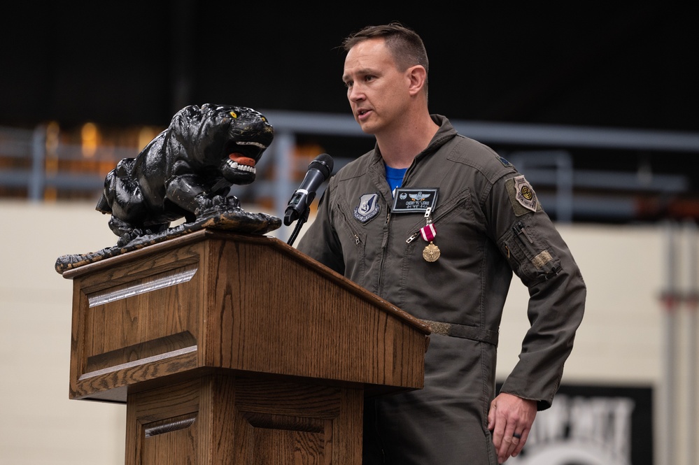 Wolf Pack holds 35th Fighter Squadron change of command