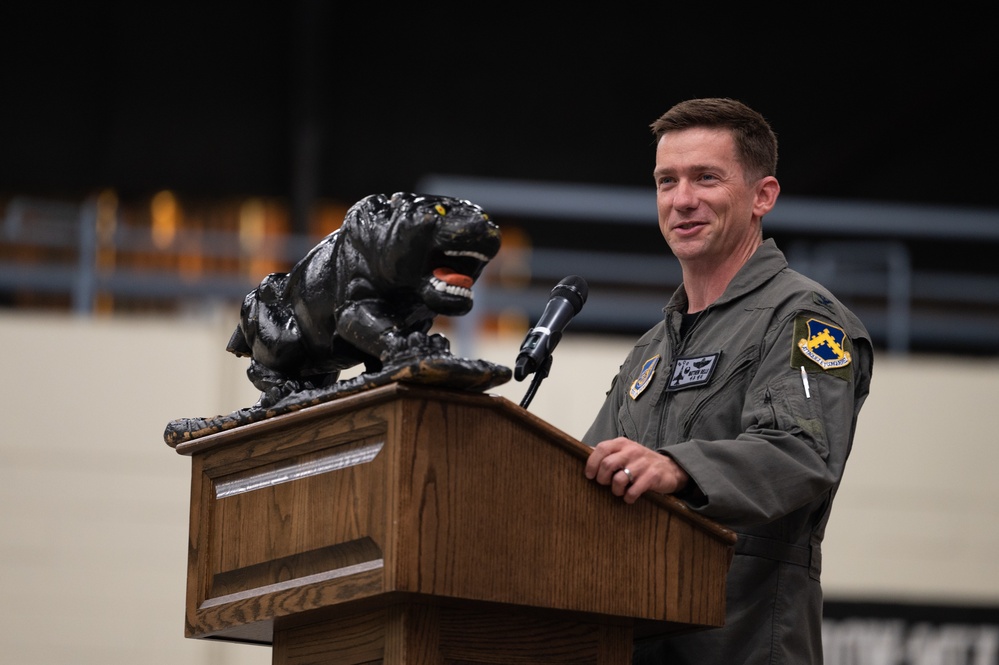 Wolf Pack holds 35th Fighter Squadron change of command