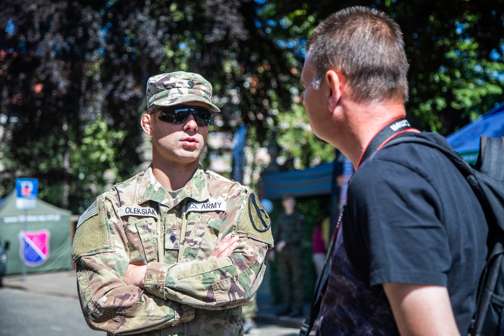 Reaching Out to the Szczecin Community and Veterans
