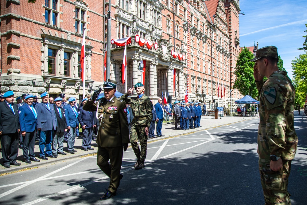 Reaching Out to the Szczecin Community and Veterans