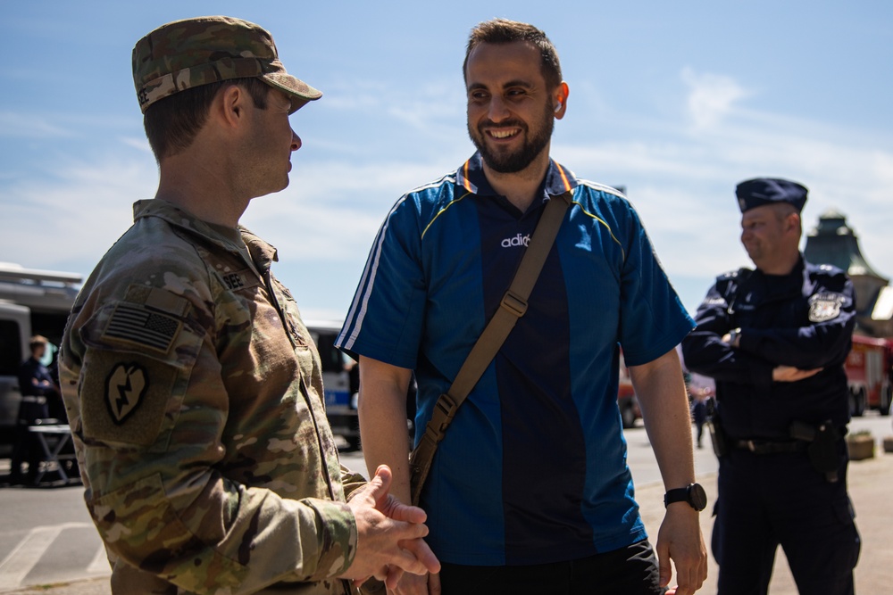Reaching Out to the Szczecin Community and Veterans