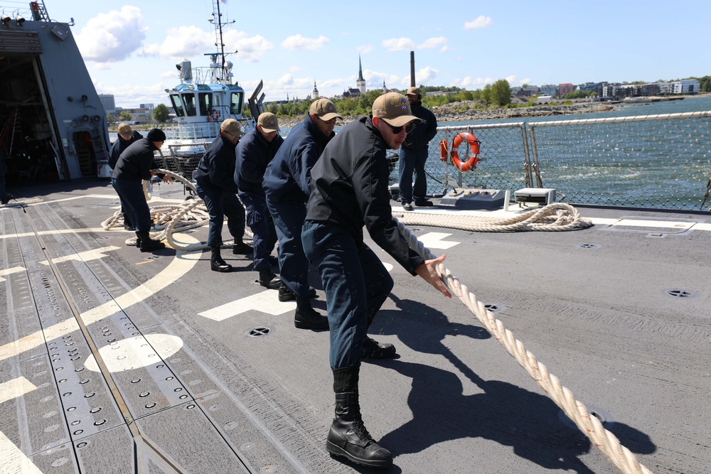 USS Paul Ignatius Departs Tallinn, Estonia